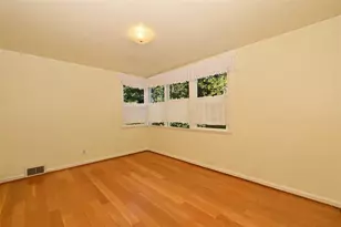 4528 NE 54th St, Seattle, WA 98105 - Photo 18