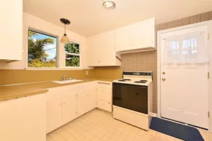 4528 NE 54th St, Seattle, WA 98105 - Photo 12