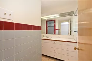 4528 NE 54th St, Seattle, WA 98105 - Photo 28