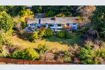 2023 92 Avenue NE, Clyde Hill, WA 98004 - Photo 4