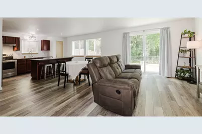 2303 SE Abernathy Court, Port Orchard, WA 98366 - Photo 4