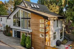 11036 NE Alton Ave, Seattle, WA 98125 - Photo 32