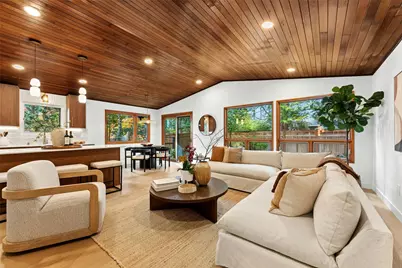 2029 152nd Avenue SE, Bellevue, WA 98007 - Photo 4
