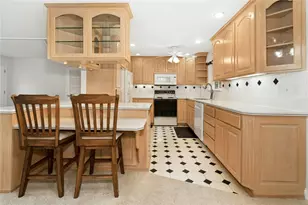 12502 SE 73rd Pl, Newcastle, WA 98056 - Photo 10
