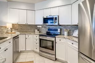 2220 132nd Ave SE, Bellevue, WA 98005 - Photo 6