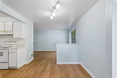 526 124th Street SW #B, Everett, WA 98204 - Photo 6