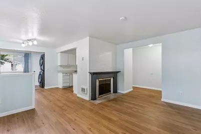 526 124th Street SW #B, Everett, WA 98204 - Photo 2