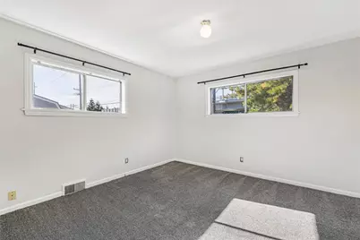 12718 5th Avenue NE, Seattle, WA 98125 - Photo 16
