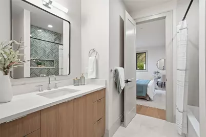 10710 SE 16th Street, Bellevue, WA 98004 - Photo 14