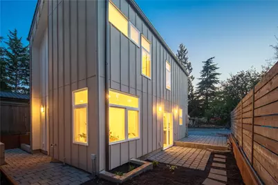 2935 39th Avenue SW, Seattle, WA 98116 - Photo 1
