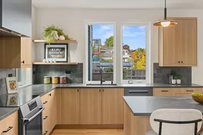 3504 Meridian Avenue N, Seattle, WA 98103 - Photo 12