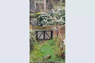 1210 25th Avenue E, Seattle, WA 98112 - Photo 4