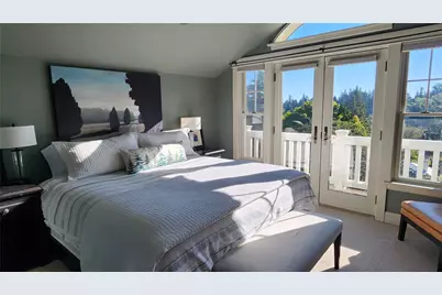 1210 25th Avenue E, Seattle, WA 98112 - Photo 28