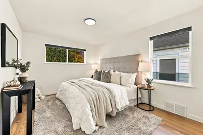 2562 56th Avenue SW, Seattle, WA 98116 - Photo 10