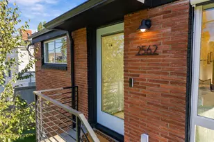 2562 56th Ave SW, Seattle, WA 98116 - Photo 2