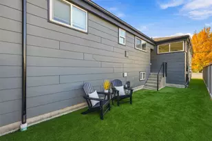 2562 56th Ave SW, Seattle, WA 98116 - Photo 24