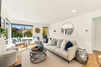 2562 56th Avenue SW, Seattle, WA 98116 - Photo 4
