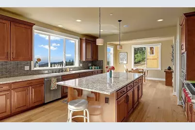 7127 171st Avenue SE, Bellevue, WA 98006 - Photo 4