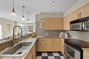 1100 106th Ave NE, Bellevue, WA 98004 - Photo 16