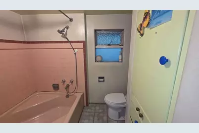 18302 N Evanston Avenue, Shoreline, WA 98133 - Photo 2