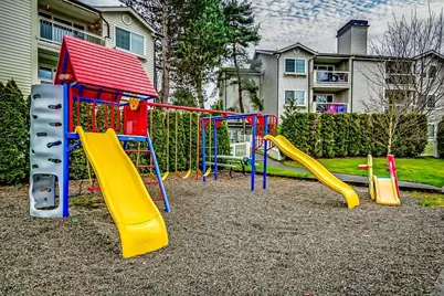 12404 E Gibson Road #D101, Everett, WA 98204 - Photo 32