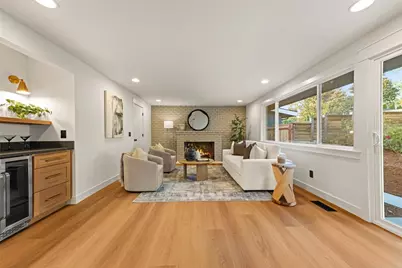11516 Bartlett Avenue NE, Seattle, WA 98125 - Photo 6