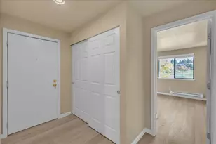 1321 S Puget Dr, Renton, WA 98055 - Photo 6