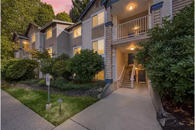 25235 SE Klahanie Boulevard #Q 102, Sammamish, WA 98029 - Photo 2
