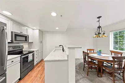 25235 SE Klahanie Boulevard #Q 102, Sammamish, WA 98029 - Photo 10