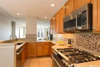 2607 Western Avenue #1003, Seattle, WA 98121 - Photo 8