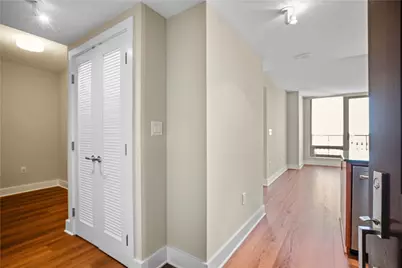 650 Bellevue Way NE #2907, Bellevue, WA 98004 - Photo 8
