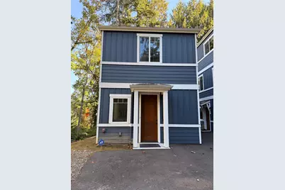 7420 SE 27th Street #B, Mercer Island, WA 98040 - Photo 2