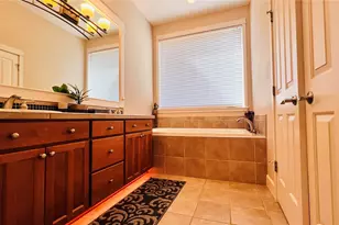 725 S 38th Ct, Renton, WA 98055 - Photo 10