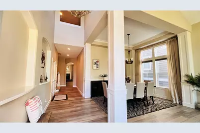 725 S 38th Court, Renton, WA 98055 - Photo 2
