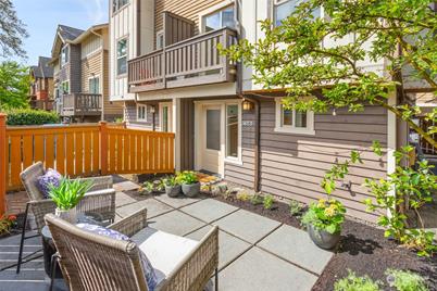 3653 Greenwood Avenue N, Seattle, WA 98103 - Photo 1