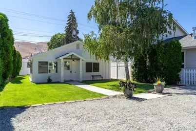 324 E Nixon Avenue, Chelan, WA 98816 - Photo 1