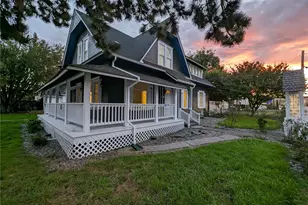 235 Cowlitz St E, Castle Rock, WA 98611 - Photo 1