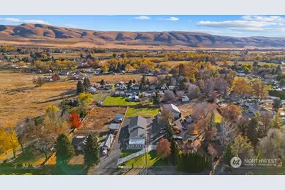 8308 Ahtanum Road, Yakima, WA 98903 - Photo 1