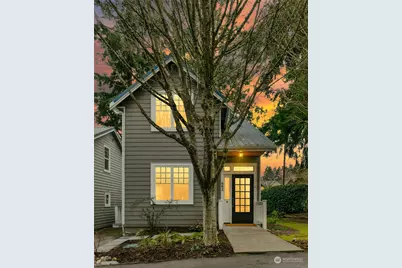 682 Madison Avenue N #17, Bainbridge Island, WA 98110 - Photo 1