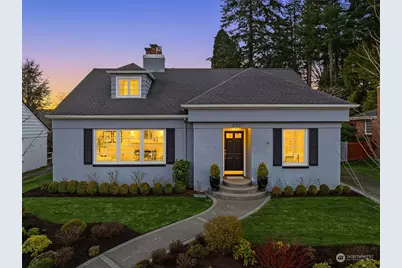 2827 39th Avenue W, Seattle, WA 98199 - Photo 1