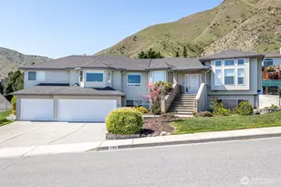 740 Castle Heights Dr, Wenatchee, WA 98801 - Photo 1