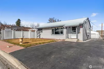 612 Lynn Street, Wenatchee, WA 98801 - Photo 1
