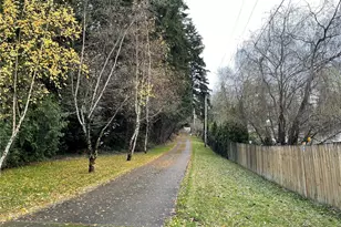 18335 NE 24th St, Redmond, WA 98052 - Photo 1