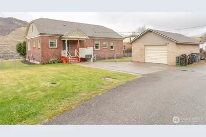 308 5th Street, Chelan Falls, WA 98817 - Photo 1