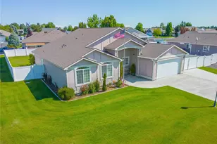 9500 SE Castlewood Dr, Moses Lake, WA 98837 - Photo 1