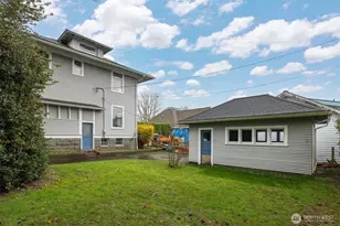 617 E Chestnut St, Bellingham, WA 98225 - Photo 1