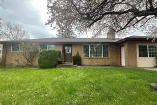 545 SE O'leary St, Oak Harbor, WA 98277 - Photo 1