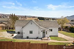 609 S Iowa Ave, East Wenatchee, WA 98802 - Photo 1