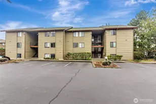 270 SE Barrington Dr, Oak Harbor, WA 98277 - Photo 1