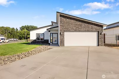620 S Dorsing Street, Moses Lake, WA 98837 - Photo 1
